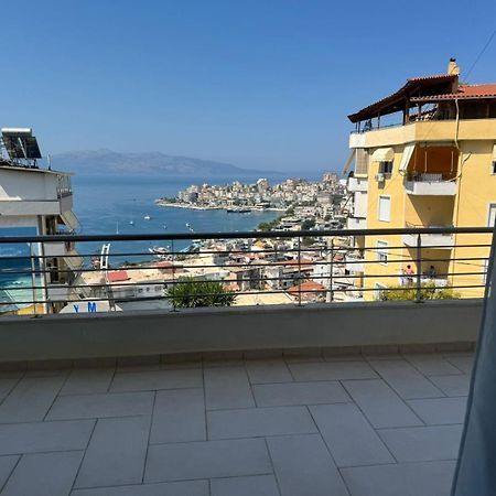 Xhulio Apartments Sarandë Esterno foto