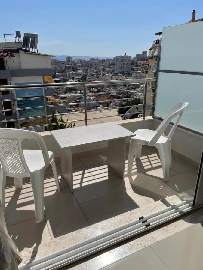 Xhulio Apartments Sarandë Esterno foto