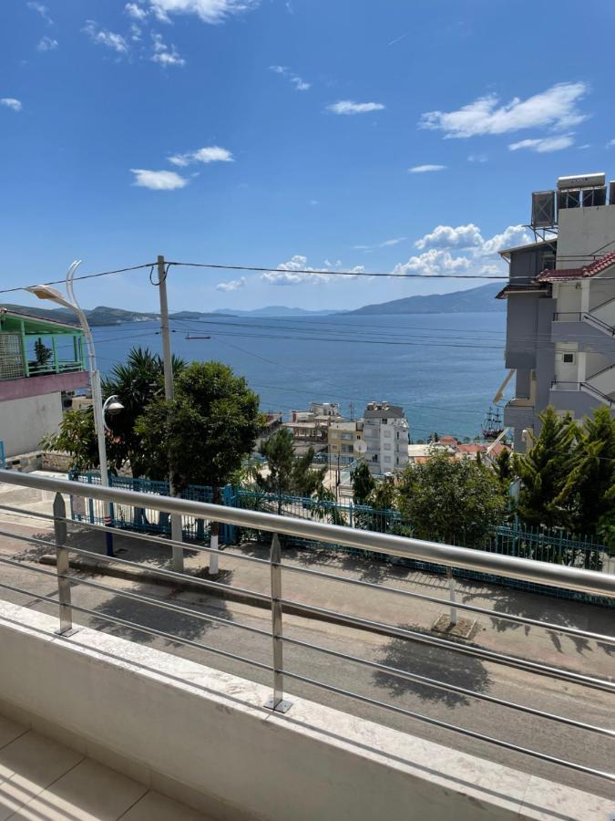 Xhulio Apartments Sarandë Esterno foto