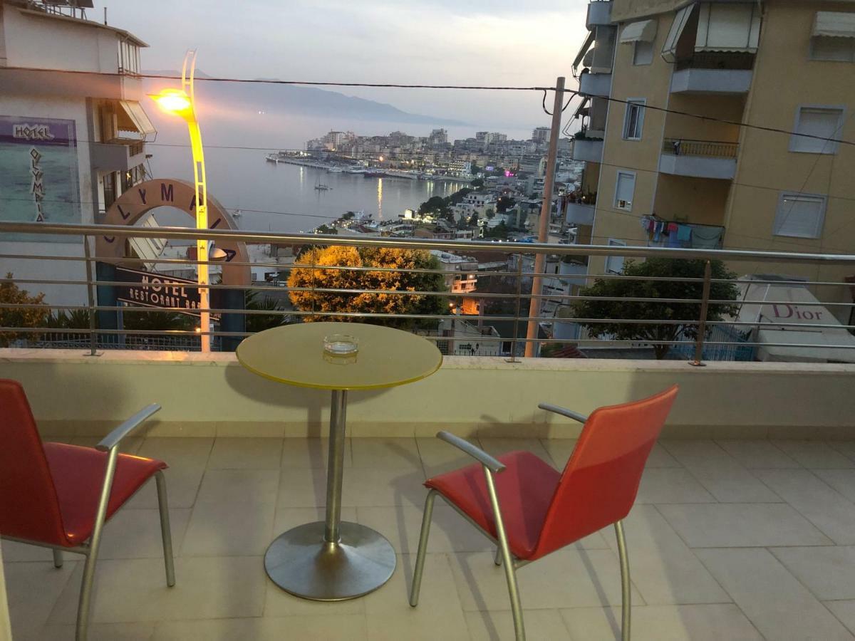 Xhulio Apartments Sarandë Esterno foto